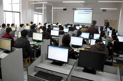 重庆万州商贸中等专业学校计算机应用